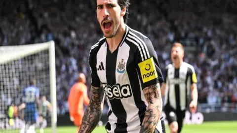 瓜迪奥拉高度评价狼队：阵容强大，表现亮眼，展望对决精彩不断